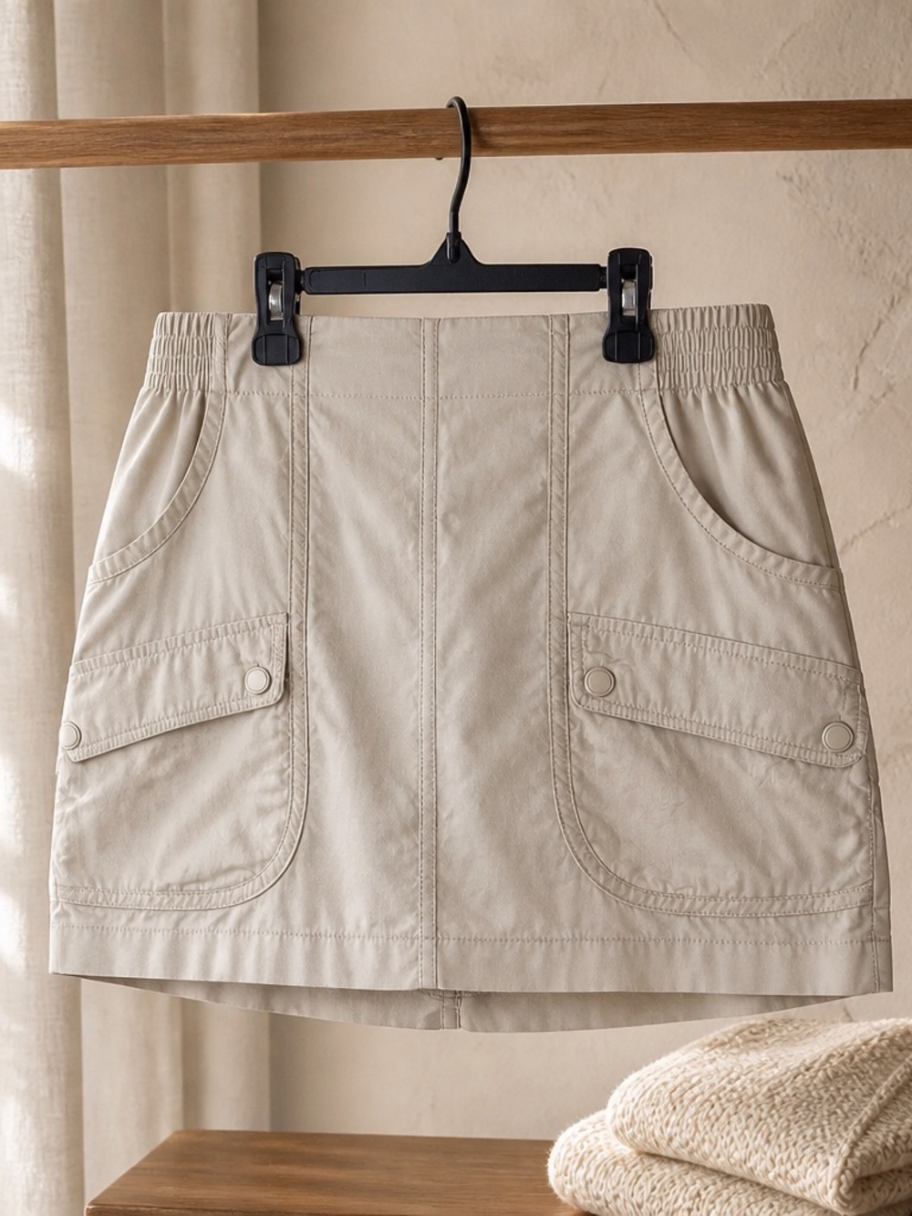 tē verde Lightweight Cargo Shorts
Tan Women’s size XS  Skort shorts
Athletic